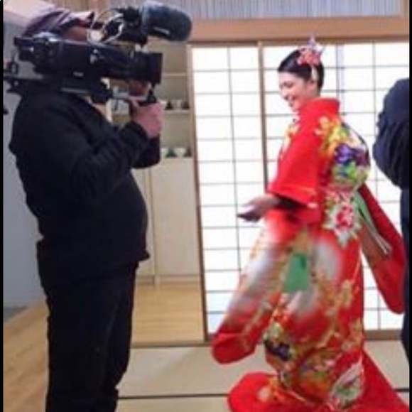Traditional Ceremonial Kimono - Picture 4 of 4